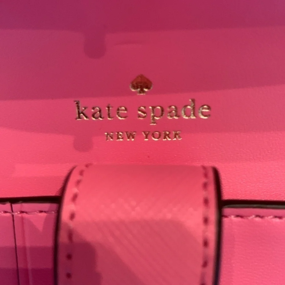 Kate Spade Pink Long Shoulder/Crossbody. 6 card slots Int Zip Pocket. EUC!‌‌‌‌‌‌